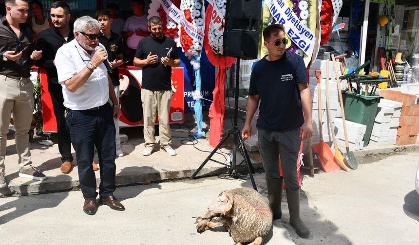 Tekel Bayii Açılışında İmamın Dua Etmesi Tartışma Yarattı