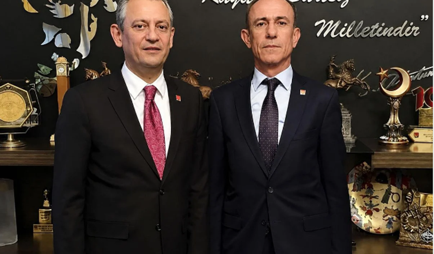 Milletvekilini Bıçaklayan Eski İlçe Başkanının Suç Dosyası Kabarık Çıktı