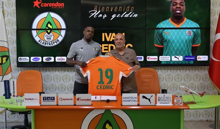 Corendon Alanyaspor'dan Golcü Transferi: İvan Cedric İmzayı Attı