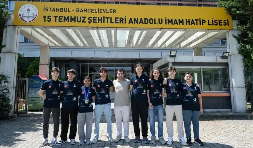 Türk Öğrencilerden Kanada'da Büyük Başarı: Dört Kategoride Dünya Derecesi