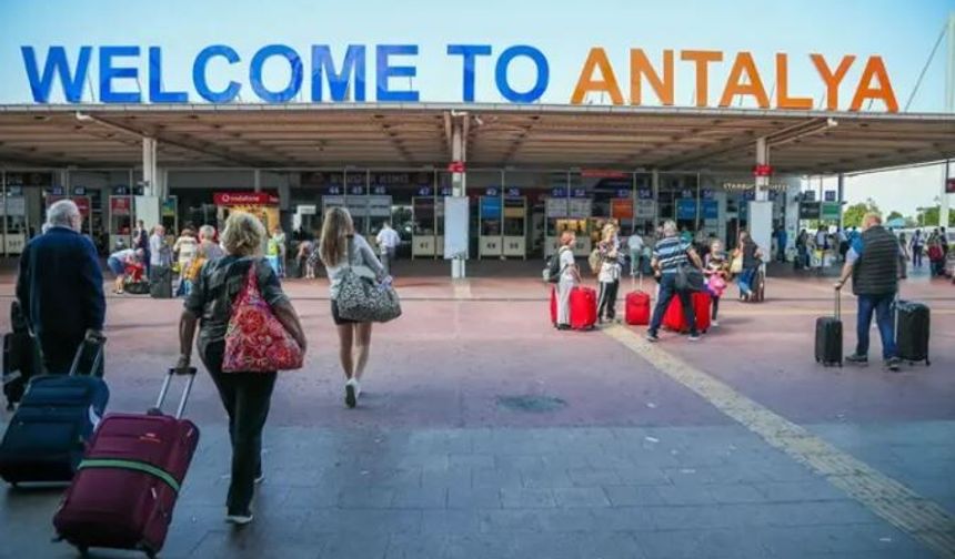 Antalya Turizminde Rekor Doluluk: Tesisler Yüzde 95'i Aştı
