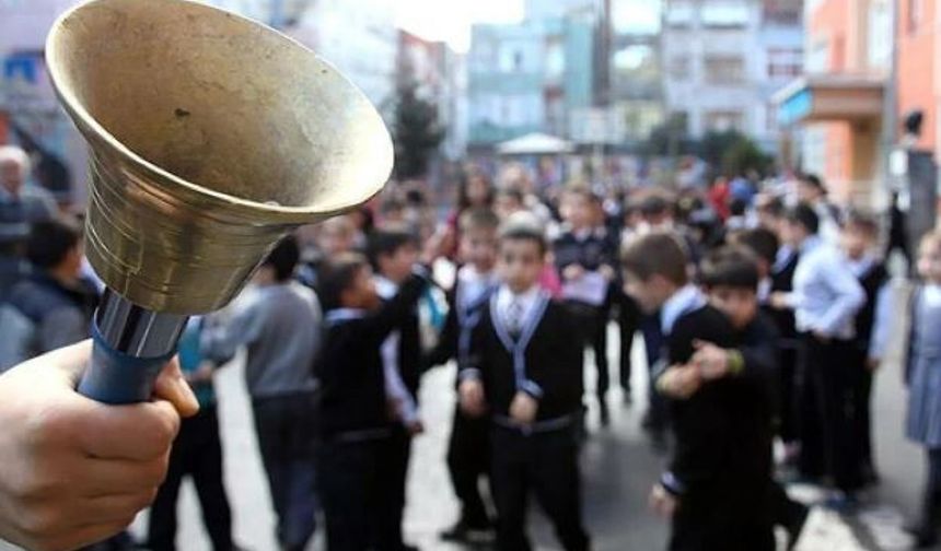 Okul Kıyafetlerinde Yeni Dönem: Arma Zorunluluğu Geri Getirildi