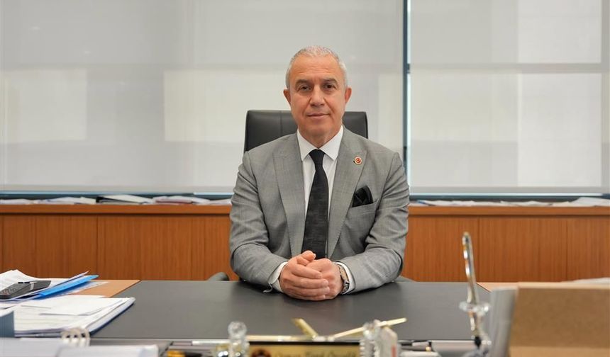 Özçelik’ten Zafer Bayramı’nda Bağımsızlık Vurgusu
