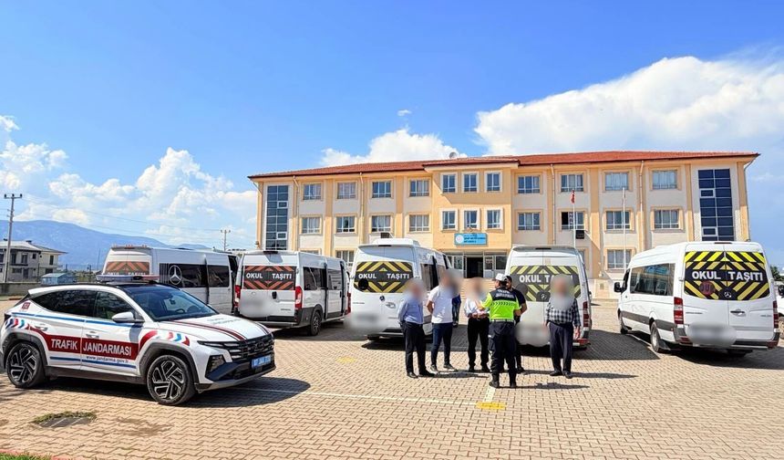 Antalya'da İlk Ders Gününde Okul Servislerine Sıkı Denetim