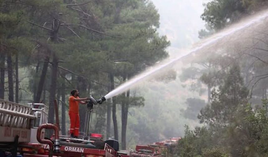 Akseki’de Orman Yangınına Havadan Ve Karadan Müdahale Ediliyor