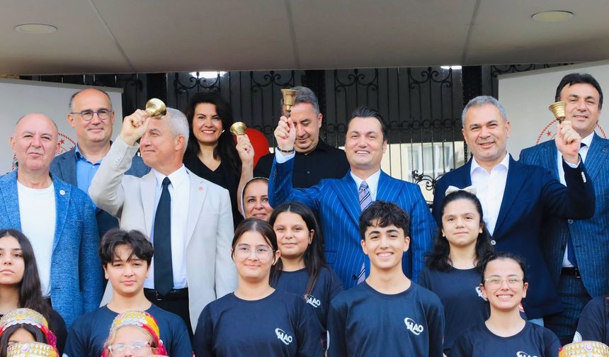 Alanya’da 65 Bin Öğrenci İçin İlk Ders Zili Çaldı!