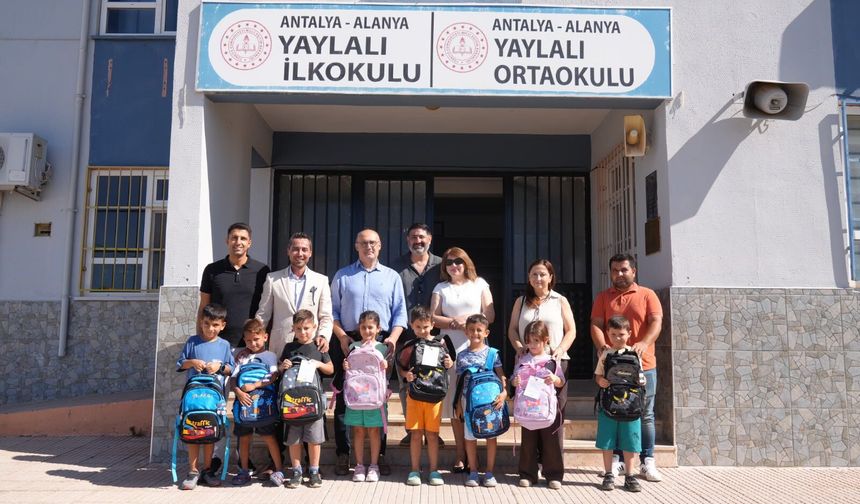Alanya'da Kırsaldaki Öğrencilerin Yüzünü Güldüren Eğitim Desteği