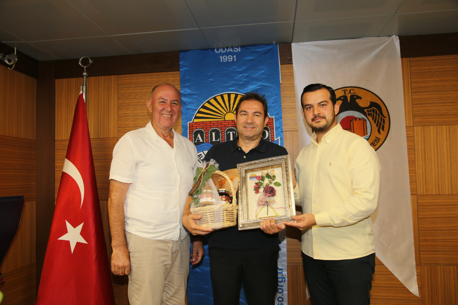 104032E3 8481 45F9 8B7A 86Fab3Ebd31D