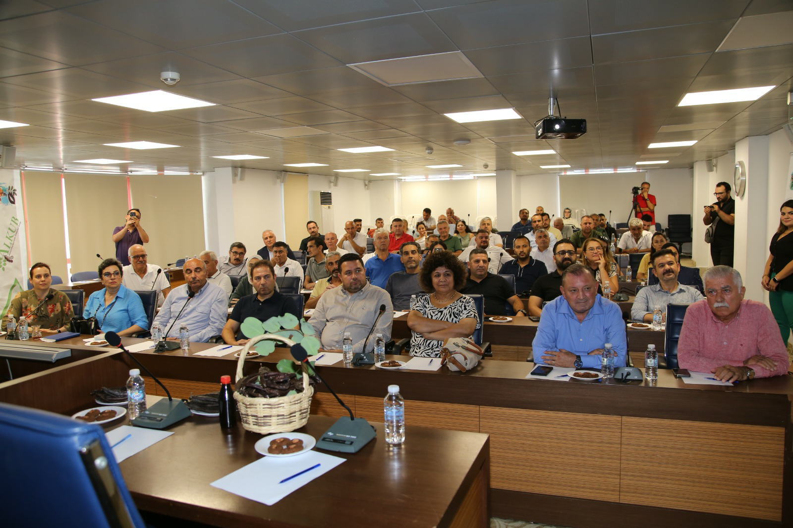 8Dd3C79E F9D7 410D B2Ec B0301A367810