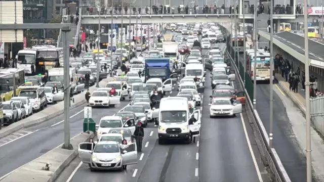 M E T İ N İ Ç İ Ç İ İ