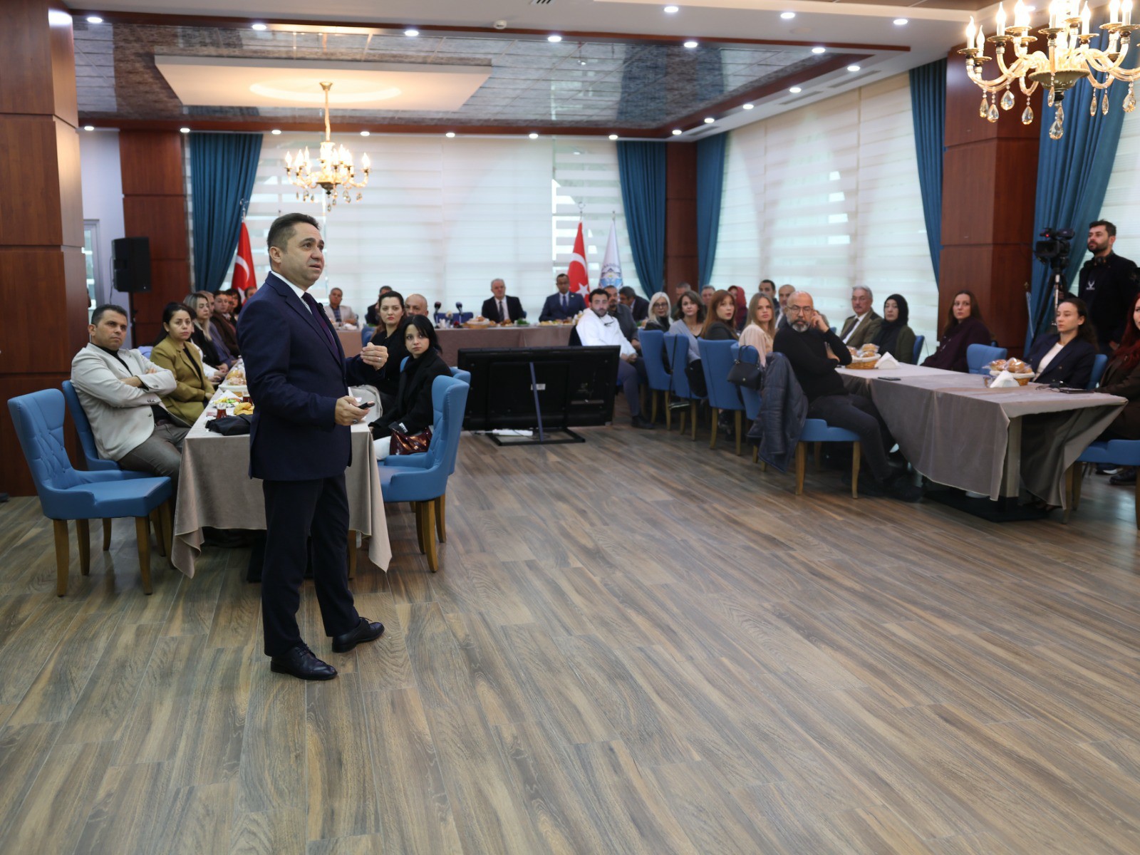 93Ef91F3 6D01 4C0F 9224 742A8E9F4772