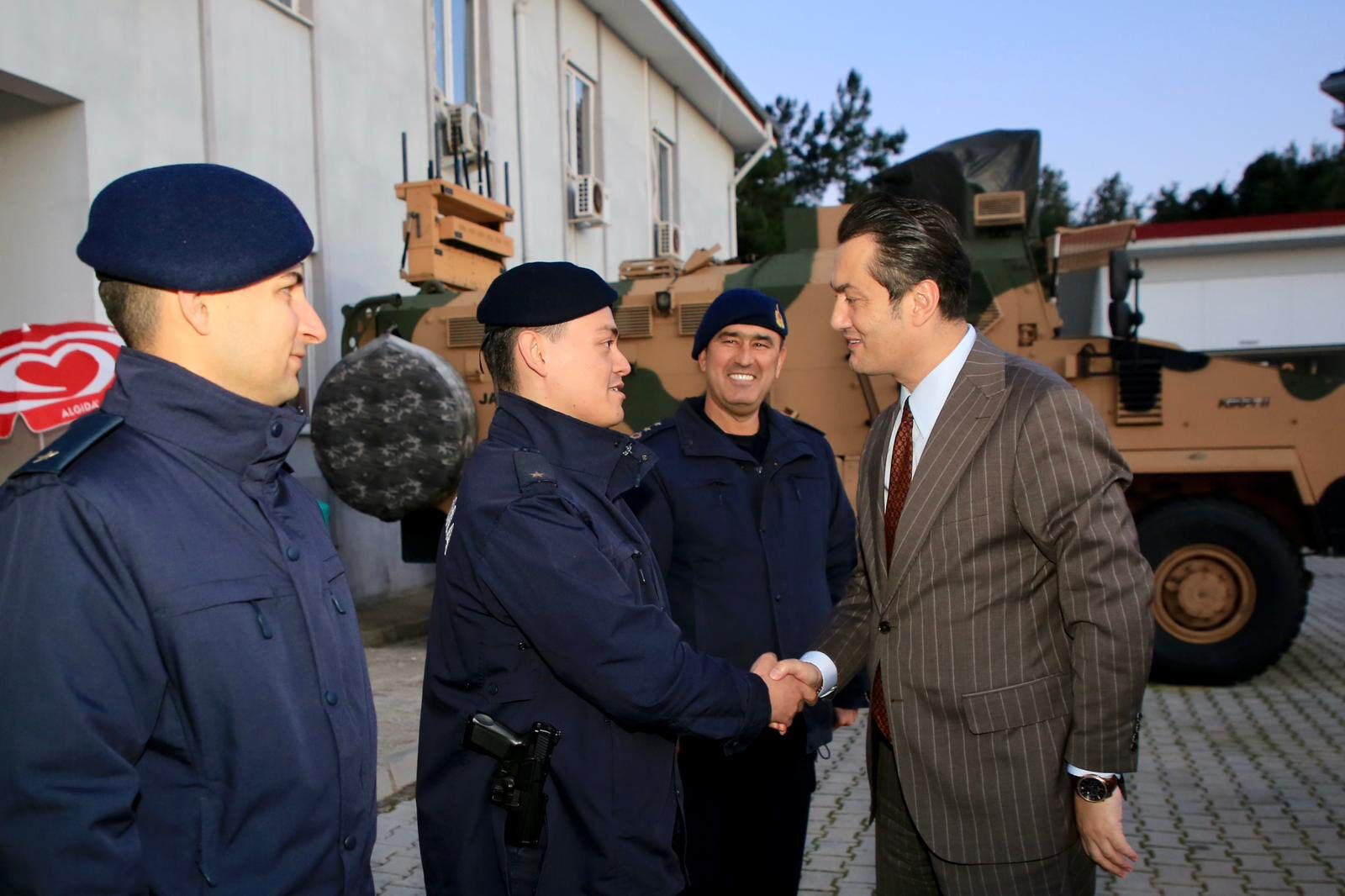 643743398 923794096672631 8543008335573247603 N