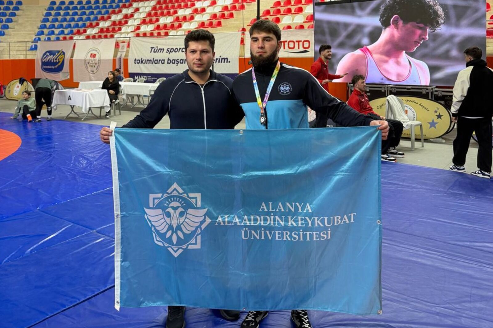 B9C0Cdd0 9B46 4184 8935 8Be6E9E2346F