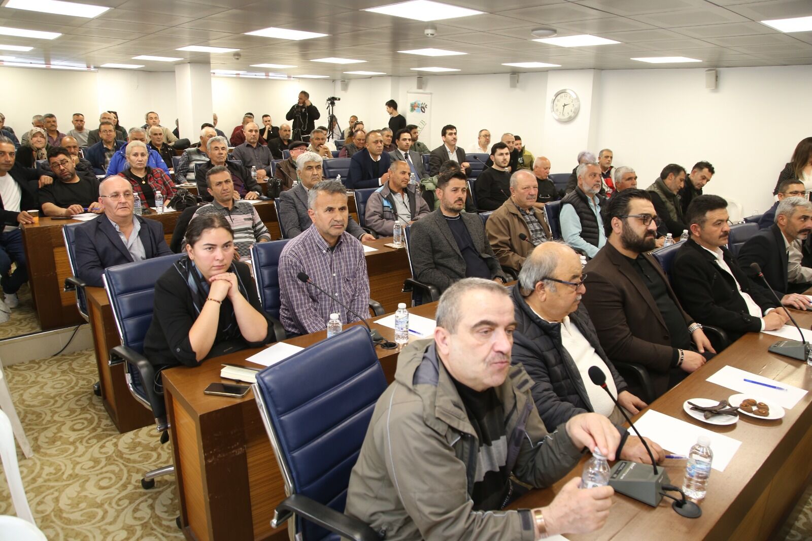 16D870Ff 98Bd 43Be Bac2 1921C0Aa121E