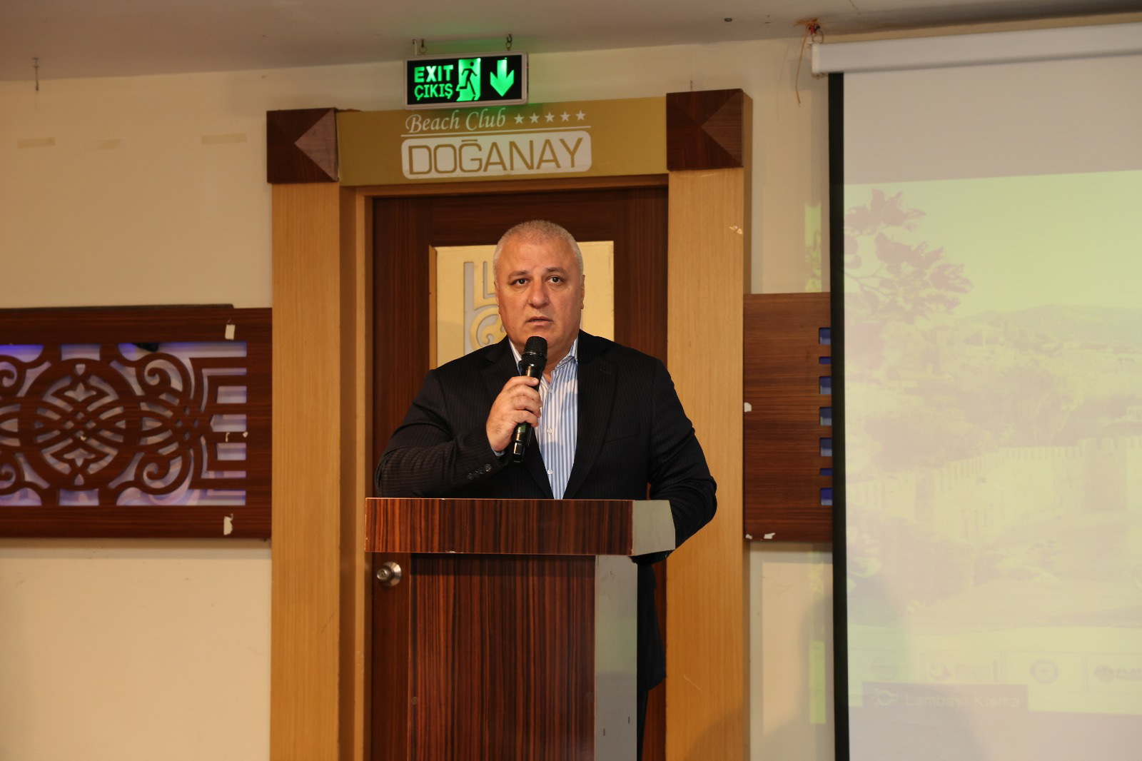 57Ca752E Aedd 469D 97C6 0Aa3773C7267