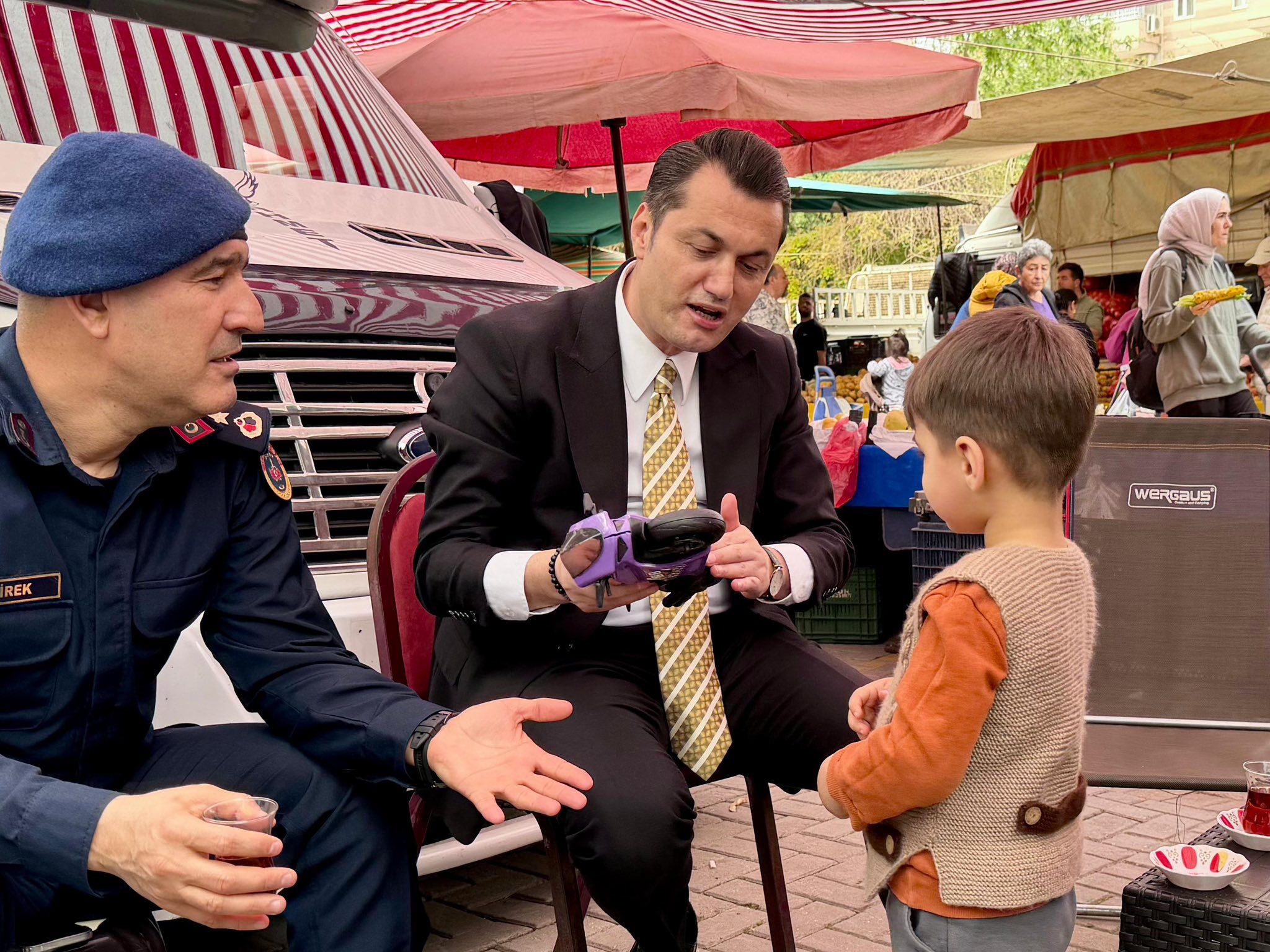 670493605 958946439824063 871058264281660969 N