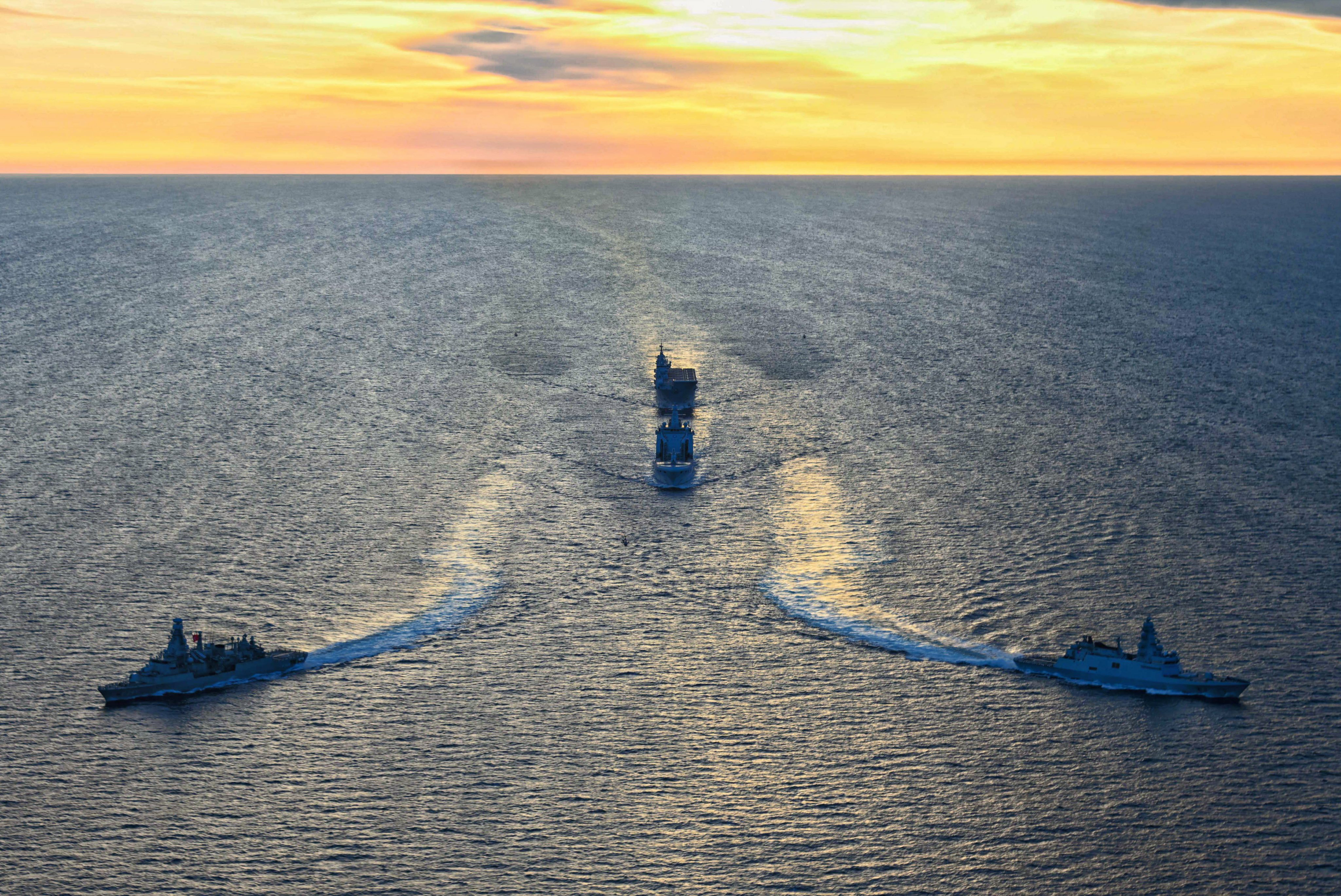 H F E Y J F Qa0 A A4 I L U