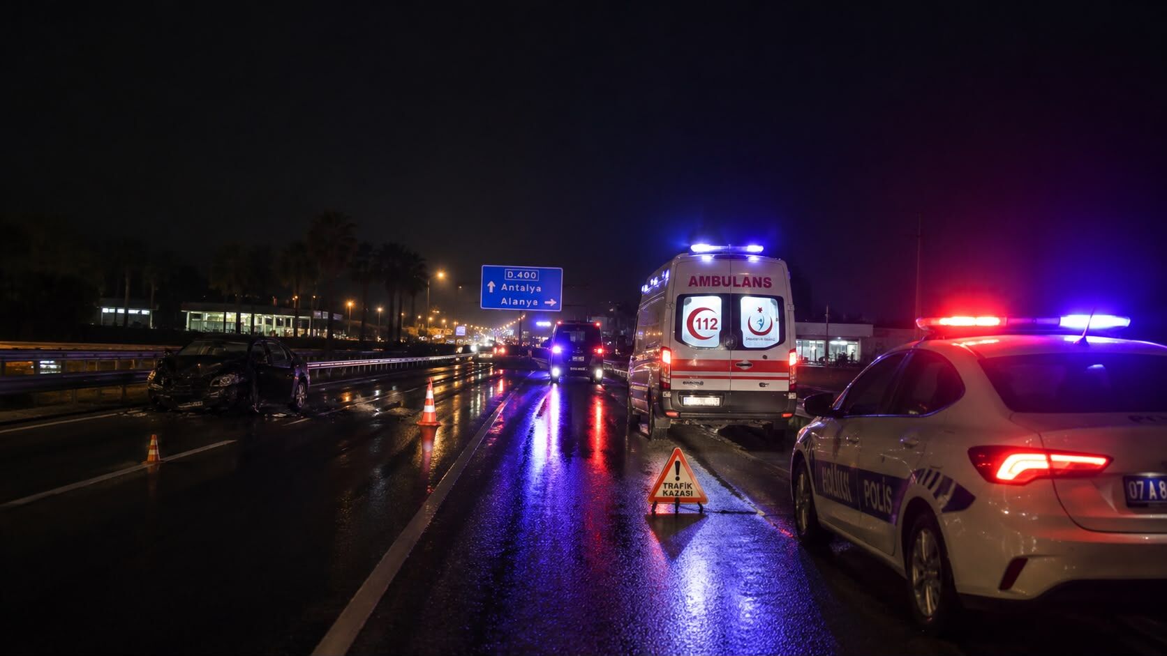Alanya'da D-400'de Feci Kaza: 16 Yaşındaki Ece Hayatını Kaybetti