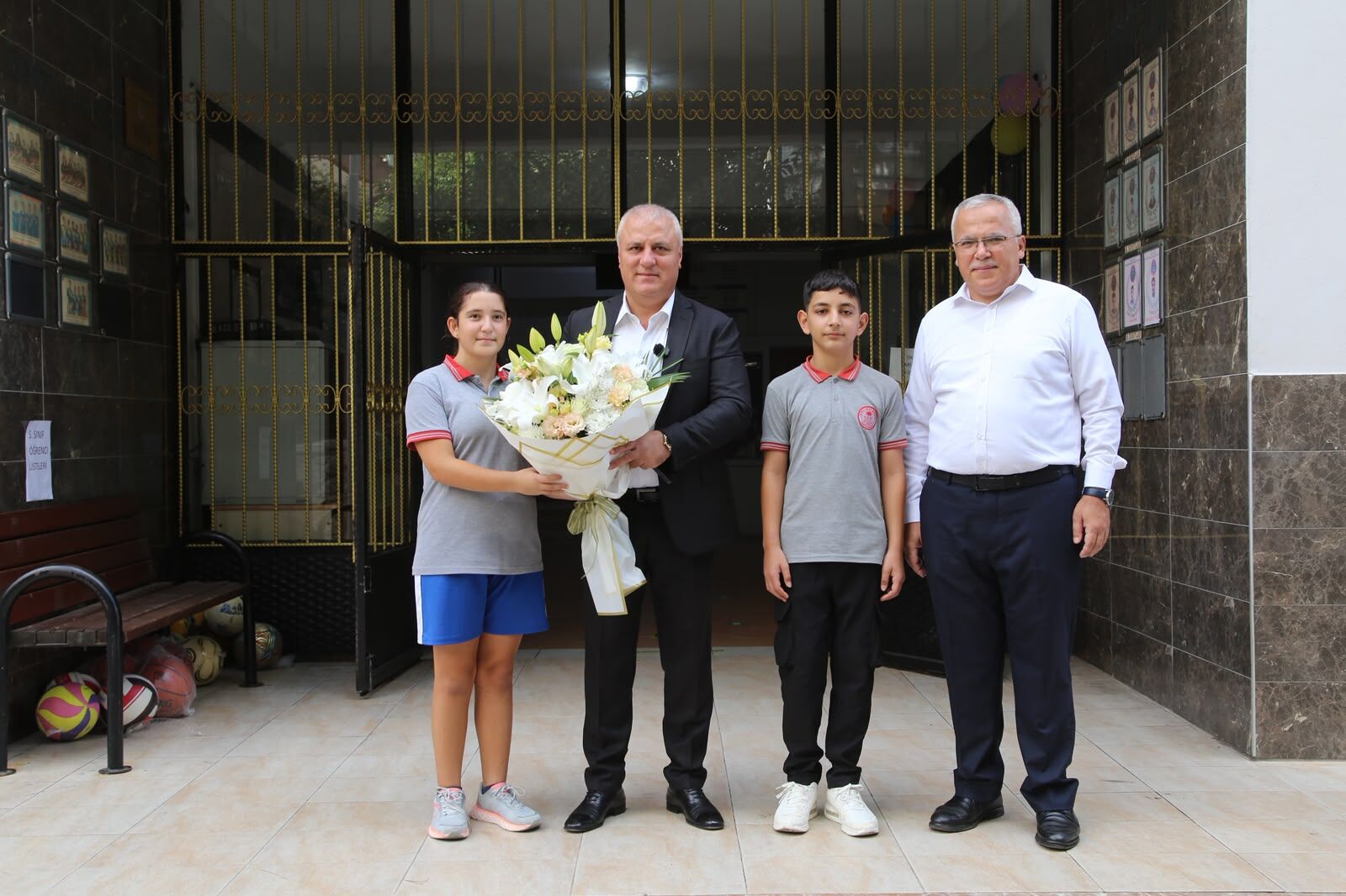 Eray Erdem’den Sema-Eray Erdem Ortaokulu’na Ziyaret
