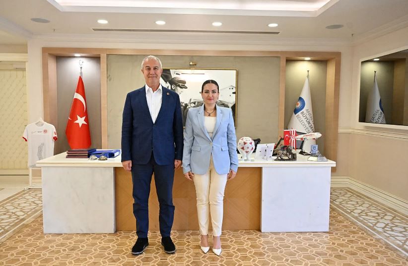 Bomba İddia: Antalya Büyükşehir ve 5 İlçe AK Parti’ye mi Geçiyor?