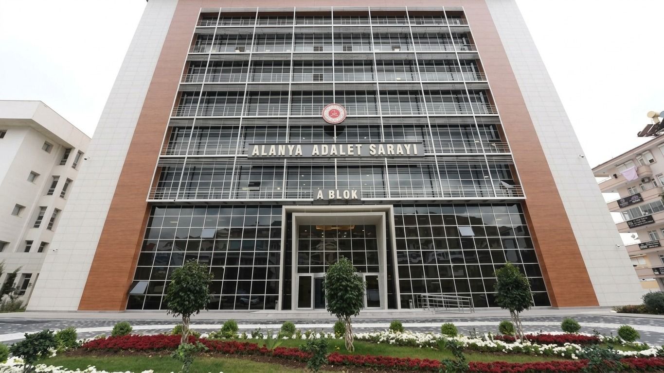 Alanya’da 53 Yıl Hapis Cezası Bulunan İnsan Ticareti Firarisi Yakalandı