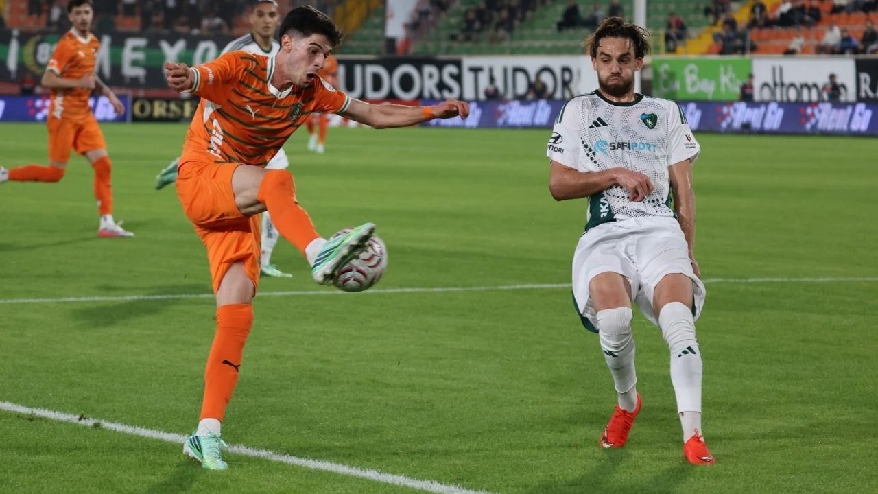 Alanyaspor Evinde Yıkıldı! Kocaelispor 3 Puanı Kaptı